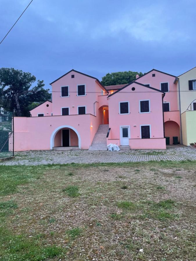 Oaza Apartment Nerezine Exterior foto